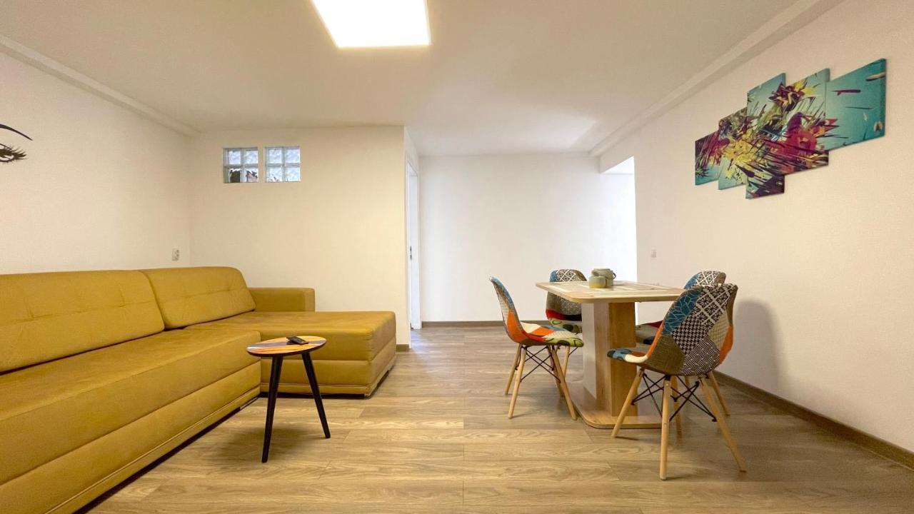 Well Prettyplaces 001 Apartment Brasov
